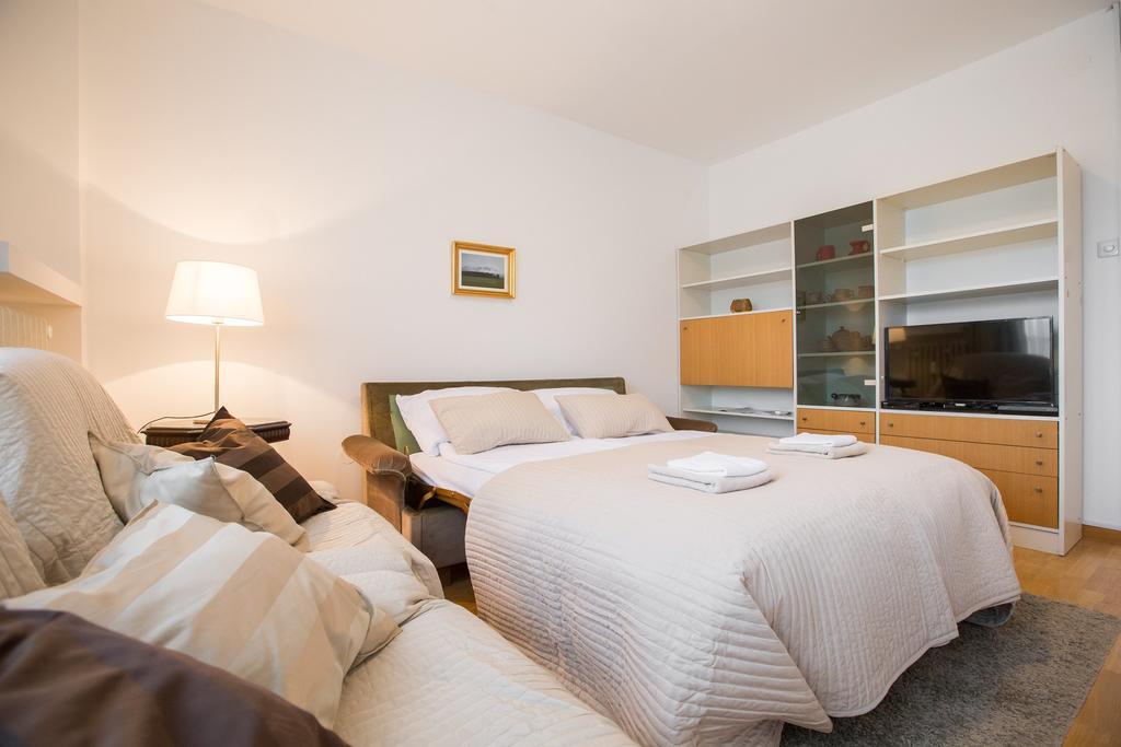 Apartman Kris Zagabria Esterno foto